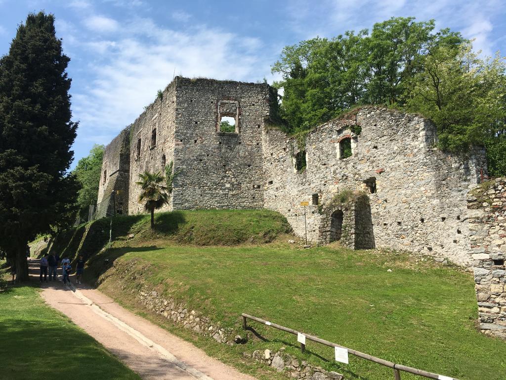 La Casa Nel Parco Villa Arona Bagian luar foto