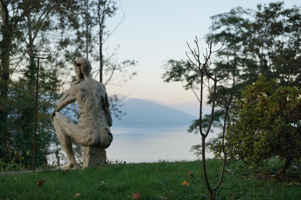 La Casa Nel Parco Villa Arona Bagian luar foto